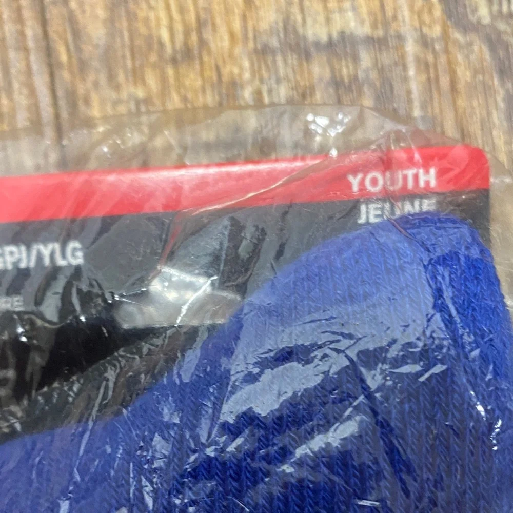 NWT Under Armour Baseball belt & Blue‎ Athletic Socks youth